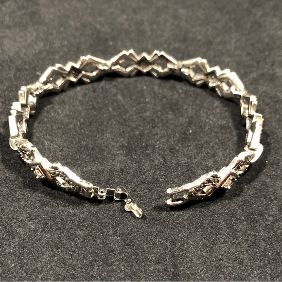 BRACELET - SILVER-TONE WITH 7 RHINESTONES EACH SET IN A SQUARE SETTING - Picture 12 of 16